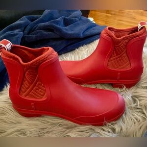 UGG red rubber ankle rain boots
